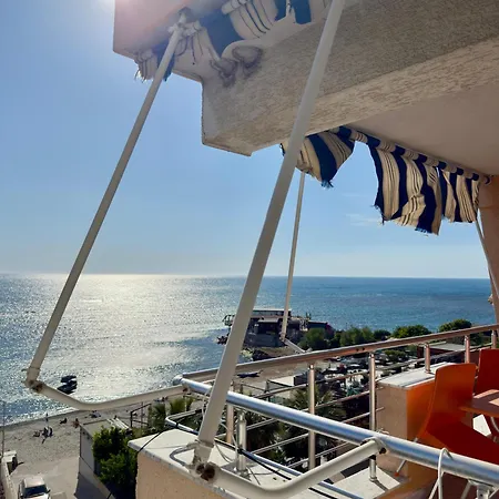 Sea View Apartment *